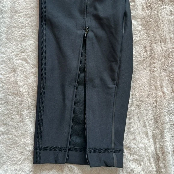 NWOT lululemon cold weather jogger - size 4 - Picture 6 of 13